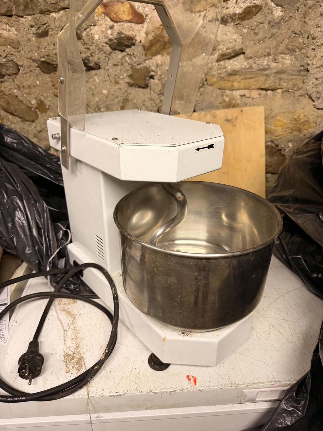Pétrin à spirale professionnel — M-0017