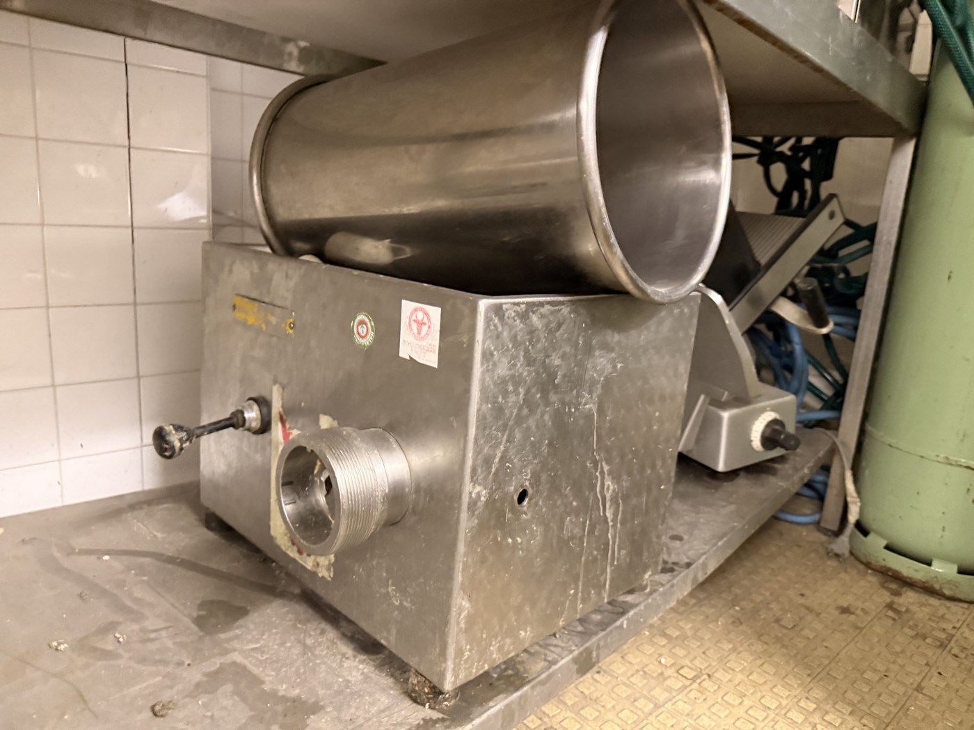 Hachoir à viande professionnel — M-0065